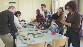 Studenten verstoppen cadeautjes in Hasselt