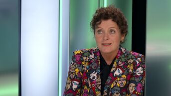 Lydia Peeters zet taxi's in om minder mobiele mensen tot in de vaccinatiecentra te brengen