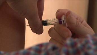 Het griepseizoen verschuift: huisarts roept op om nu pas vaccin te nemen