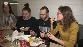 Aanschuiven tot op straat voor vegan frituur in Diepenbeek