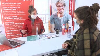 Rondtrekkende mobilhome moet leerlingen helpen bij hun studiekeuze