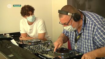 63-jarige Truienaar wil niet van pensioen genieten maar DJ-carrière uitbouwen
