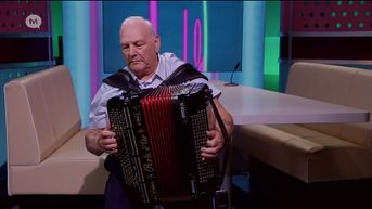 Roger Pluymers speelt al bijna 70 jaar accordeon