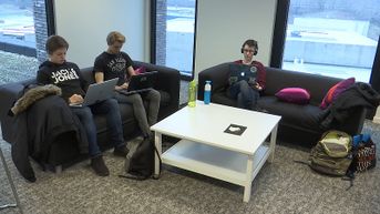 Proefproject PXL om lessen later te laten starten is een succes