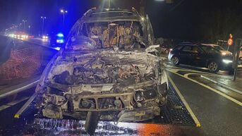 Auto brandt uit op Grote Ring in Hasselt