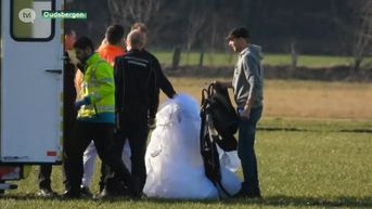 Parachutist ontsnapt aan de dood in Oudsbergen