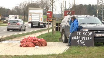 Boer in Paal verkoopt aardappelen op straat omdat hij met zijn oogst blijft zitten