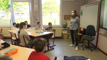 EERSTE SCHOOLDAG: Juf Femke staat op haar veertigste voor het eerst voor de klas