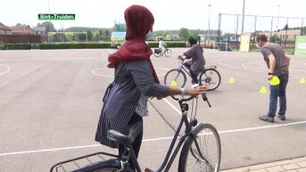 Volwassenen leren fietsen in Sint-Truiden