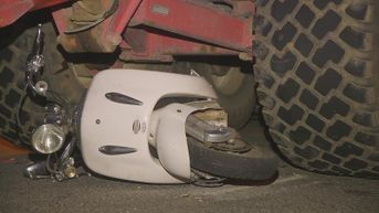 Scooterrijder belandt onder tractor in Bilzen