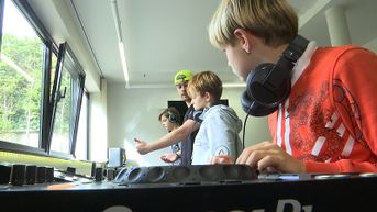 DJ's in spe kunnen het vak leren in discotheek Versuz