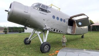 Man uit Eigenbilzen laat Antonov-vliegtuig in tuin plaatsen om B&B van te maken