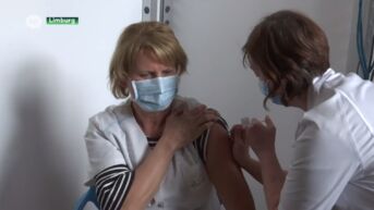 Aantal gevaccineerden verdubbelt: beperkingen AstraZeneca zorgen niet voor vertraging