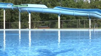 Zomer valt in het water voor openlucht zwembaden