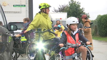 Ouders protesteren tegen onveilige verkeerssituatie voor fietsers in Diepenbeek