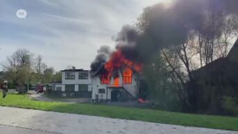 Uitslaande brand legt atelier aan de Blauwe Boulevard in de as
