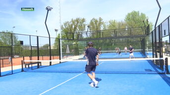 Vier Limburgse jongeren doen gooi naar wereldrecord padel