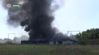 Kantine brandt uit in Hasselt: rookpluim kilometers ver te zien