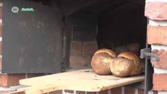 Bakkers bouwen authentieke bakoven in Bocholt