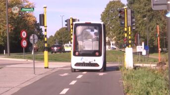 Zelfrijdende shuttle in Hasselt afgeschaft nadat hij in de haag rijdt