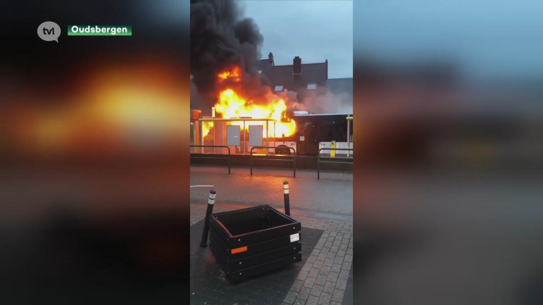 Lijnbus vat vuur in centrum Oudsbergen TV Limburg
