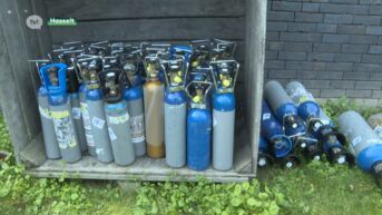 Politie vindt 53 flessen lachgas in bestelwagen in Hasselt