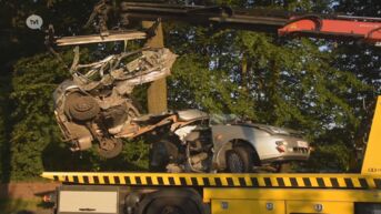 Wagen breek in twee stukken na ongeval in Hechtel-Eksel