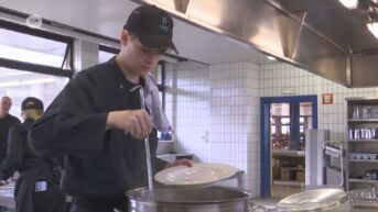 Leerlingen scholencampus VOX Pelt maken dagelijks soep voor de hele school: 