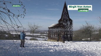 Sneeuw lokt heel wat wandelaars naar Limburg: 1.000 extra bezoekers voor doorkijkkerkje Borgloon