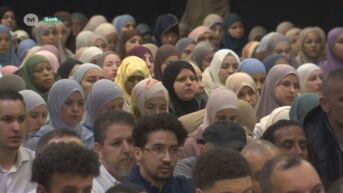 2000 moslims vieren Suikerfeest in Limburghal