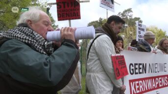 Vredesactivisten demonstreren aan de militaire basis van Kleine-Brogel