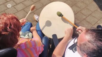 Bewoners genieten van drumworkshop Tournee Locale in wooncentrum De Meidoorn Hasselt
