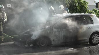 Auto brandt uit langs Grote Baan Houthalen