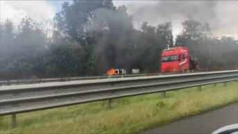 Auto in lichterlaaie zorgt voor lange files op E314 in Heusden-Zolder