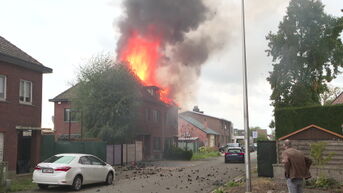 Zware brand verwoest woning en beschadigt aanpalend huis in Hasselt