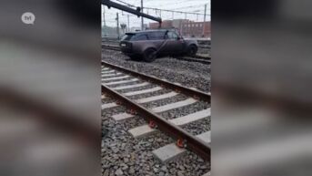 Automobilist wordt onwel en belandt op spoor in Hasselt