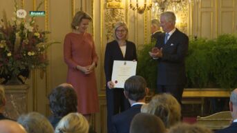 Porseleinkunstenaar Piet Stockmans en familie met grandeur ontvangen op het koninklijk paleis