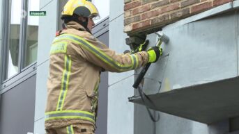 Vrachtwagen botst tegen gebouw in centrum Hasselt