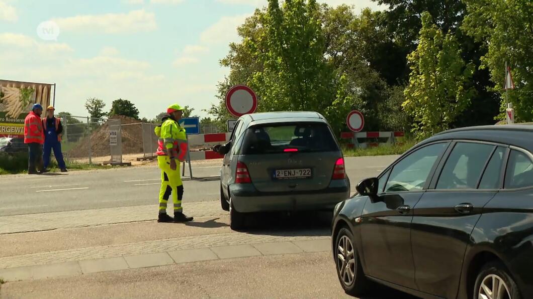 Omleidingsroute van 25 kilometer door werken aan Maaseikerweg zorgt voor frustratie