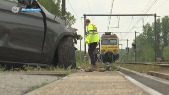 Advocaat van vrouw die door trein gegrepen werd, overweegt strafklacht tegen werfleider