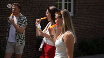 Studenten ontvluchten kot om op koelere plekken te blokken