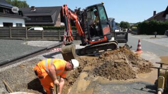 Straten in Oudsbergen zitten zonder water: tropische temperaturen zorgen voor lek in waterleiding