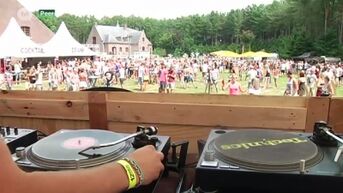 Limburgse DJ's draaien vinyl op 12 Inch Lovers Outdoor in Peer