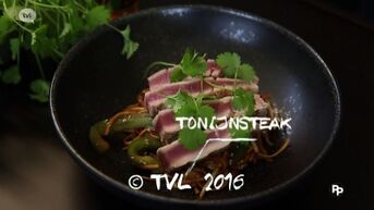 Gegrilde tonijnsteak, sesam, limoen en koriander