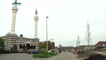 Rel over moskee in Beringen