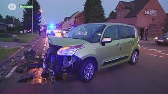 Politiewagen onderweg naar vechtpartij crasht in voortuin in Beringen