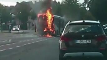 Bus De Lijn vat vuur in Zonhoven