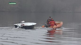Vissers gered op het Schulensmeer na het kapseizen van hun bootje