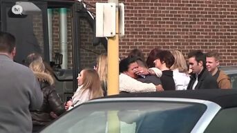 Emotioneel weerzien: leerlingen ongedeerd thuis na aanslagen