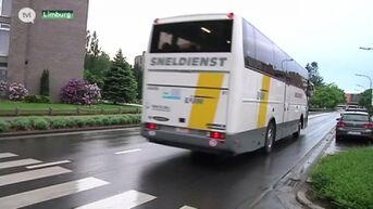 Snelbussen blijven bestaan, maar waarom zit er zo weinig volk op?